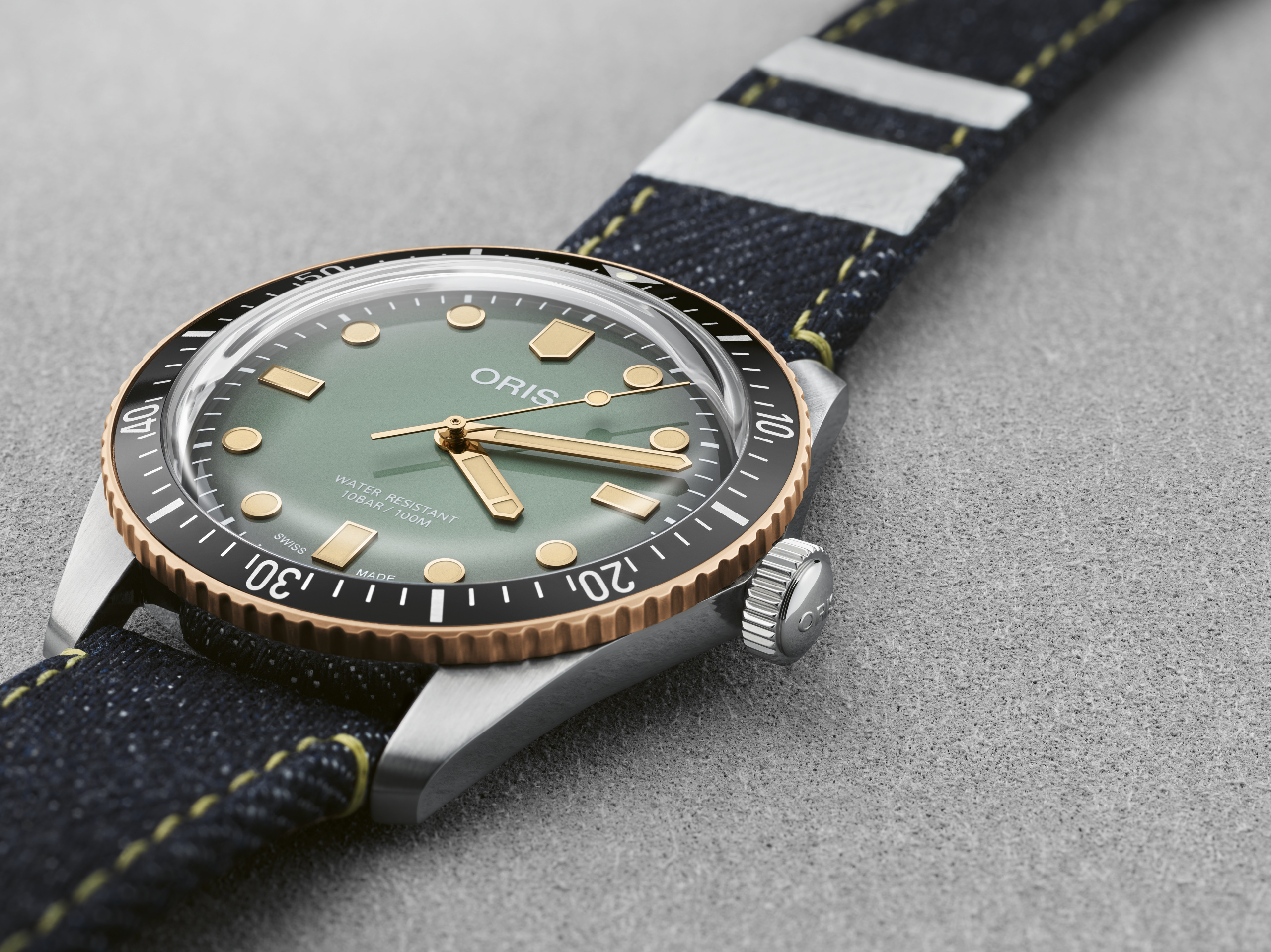 01 733 7707 4337-Set - Oris x Momotaro